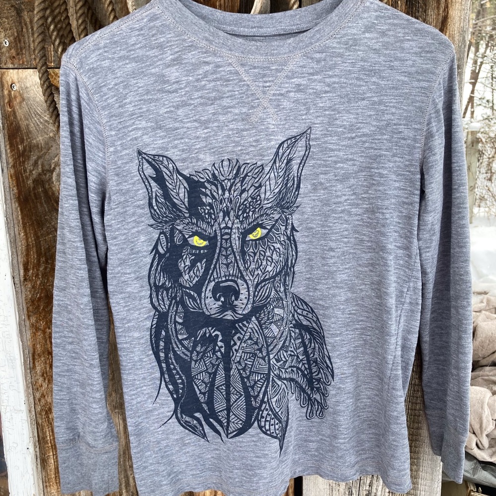 VERY COOL wolf tattoo style print shirt by Baileys. Boys L 10-12.